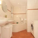 Rosenweg 16 2 *